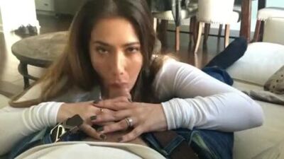 Eva Lovia gives blowjob POV - chicassexis.org