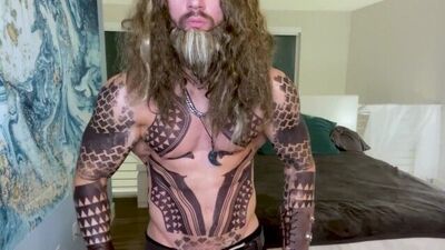 Jason Mamoa has a huge cock Aquaman cosplay - chicassexis.org